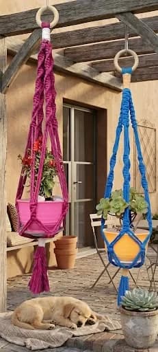 Porta macetas de macramé en varios colores