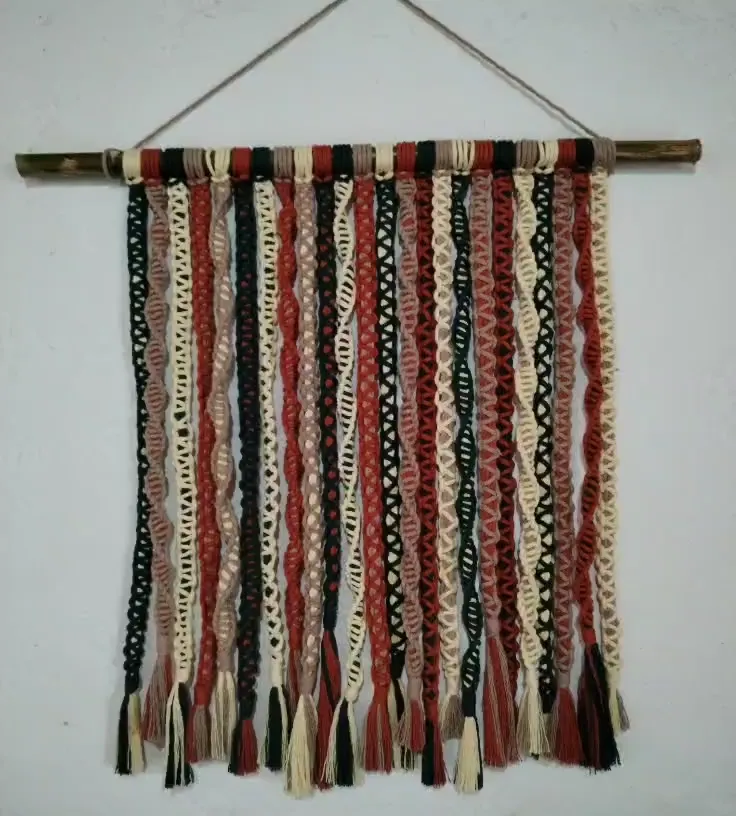 Video de un tapiz de macramé tejido a mano